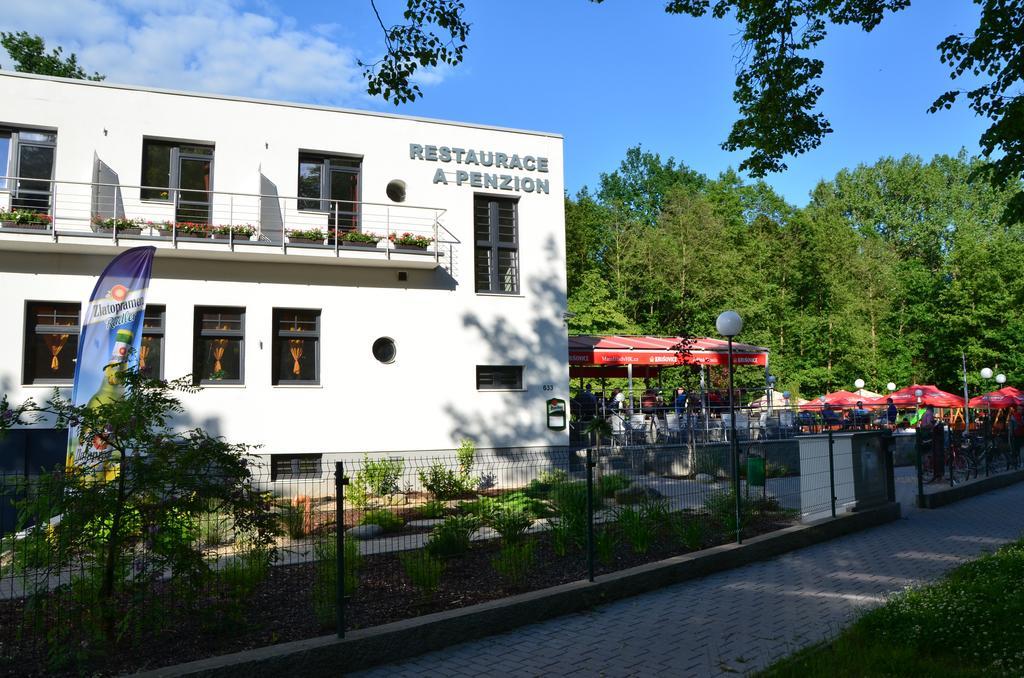 Restaurace A Penzion Zdena Bouda Hradec Králové Buitenkant foto